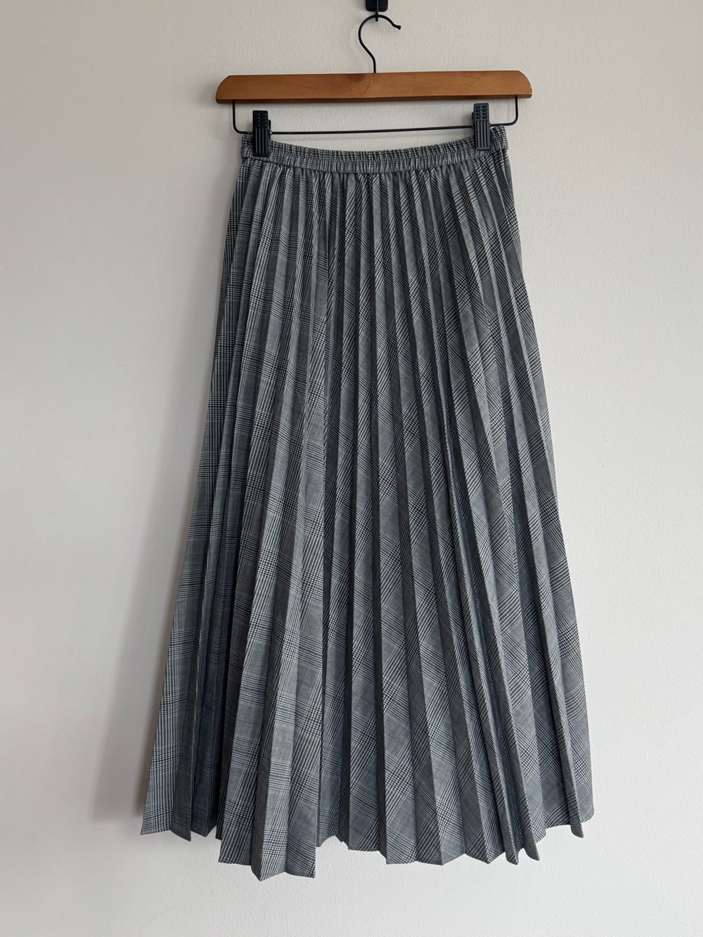 Uniqlo Accordion Pleated Skirt Checker Midi Career Office Business Small NWOT